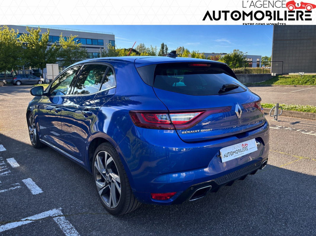 Renault Megane — 5