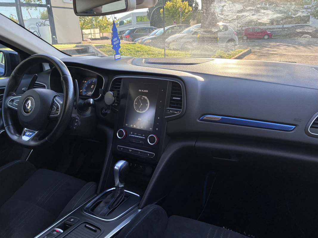 Renault Megane — 12