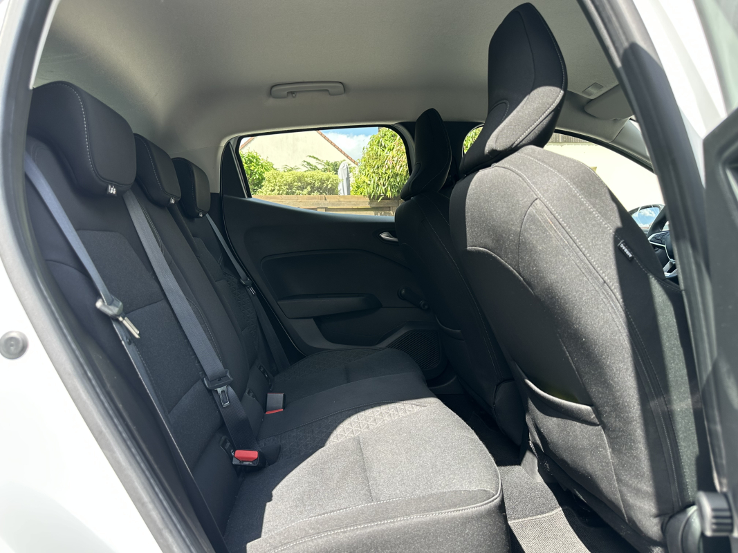 Renault Clio — 16