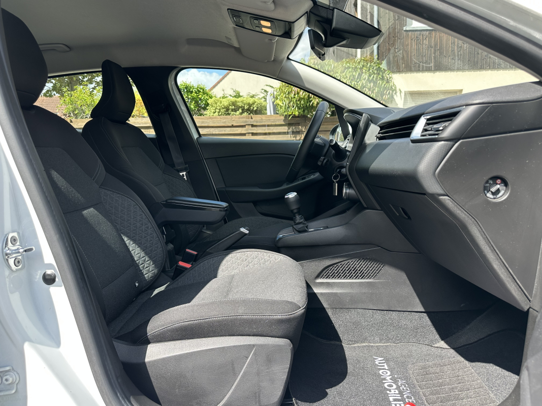 Renault Clio — 15