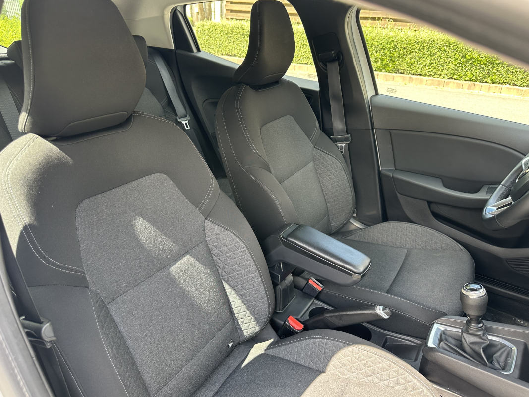 Renault Clio — 17