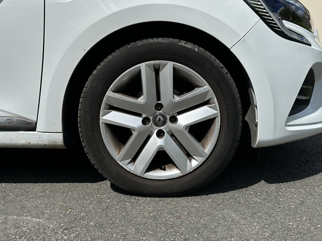 Renault Clio — 12