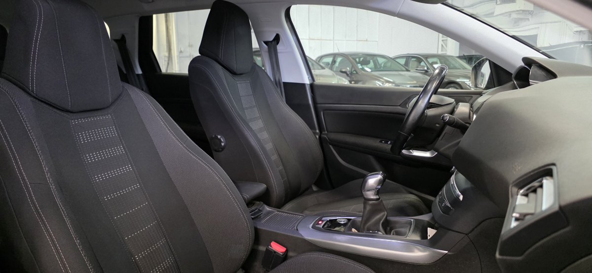Peugeot 308 SW — 14