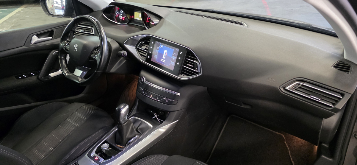 Peugeot 308 SW — 11