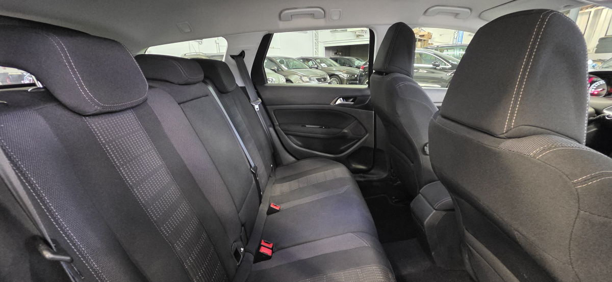 Peugeot 308 SW — 17