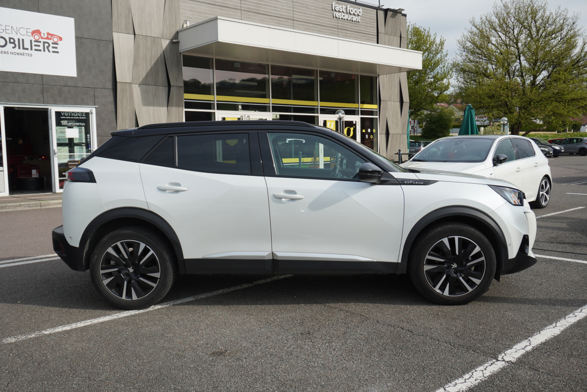Peugeot 2008 — 4