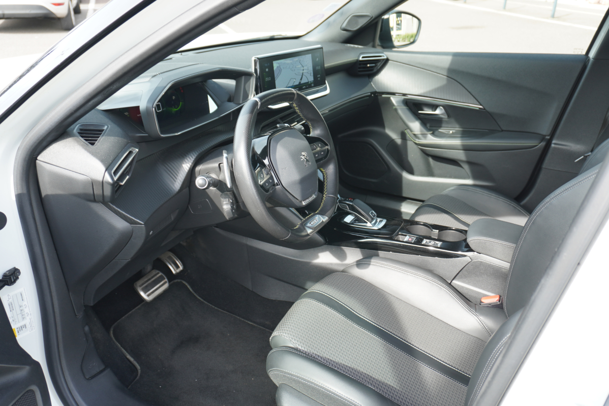 Peugeot 2008 — 25