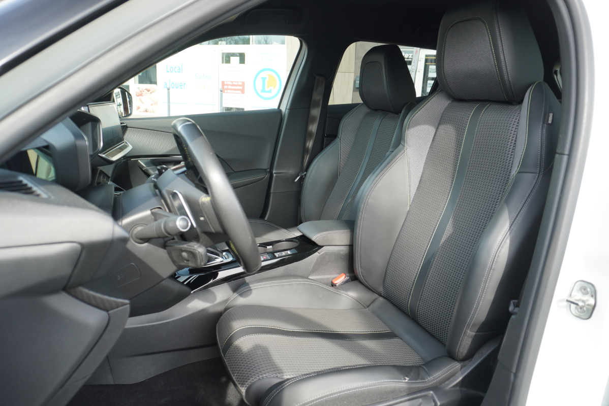 Peugeot 2008 — 10