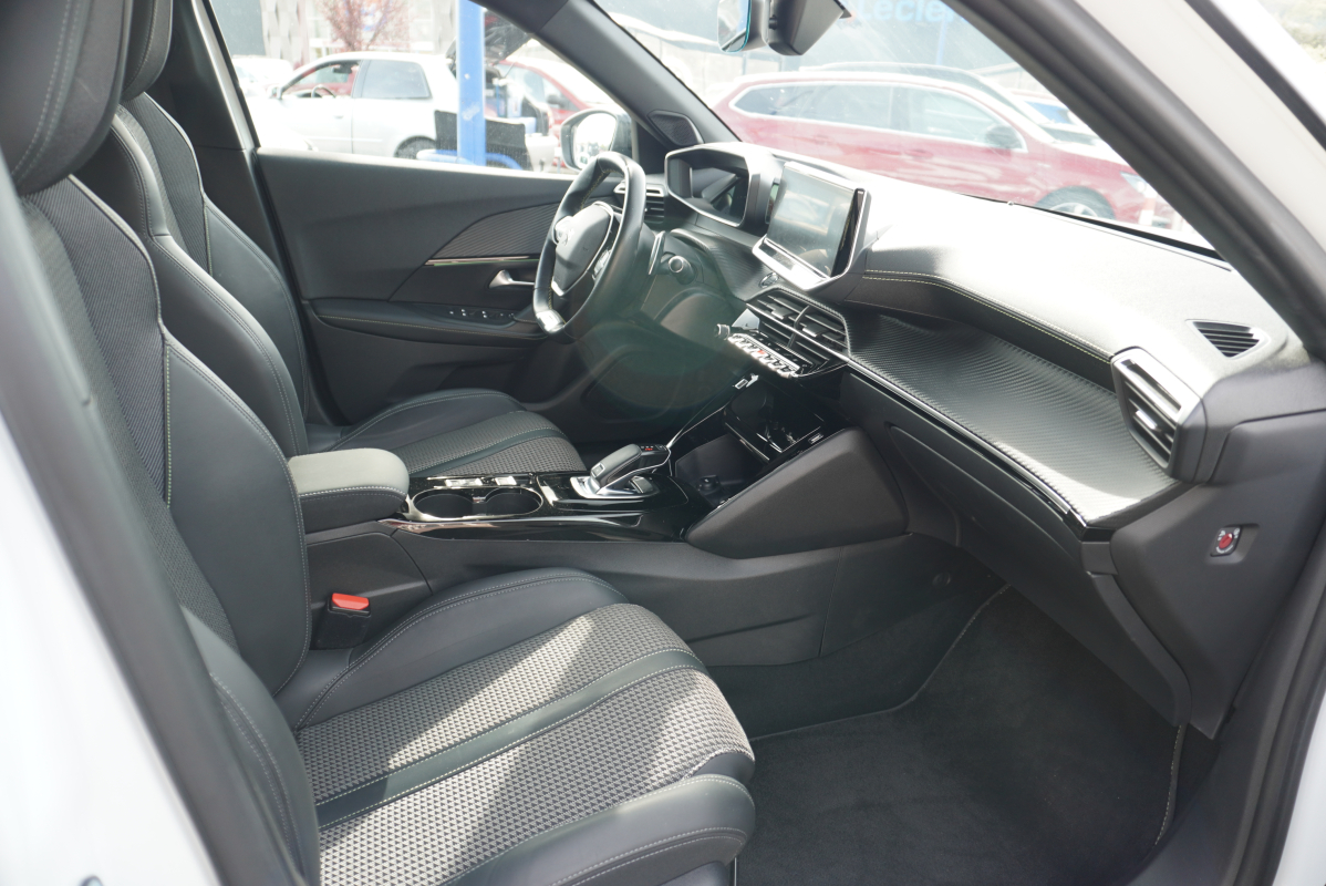 Peugeot 2008 — 26