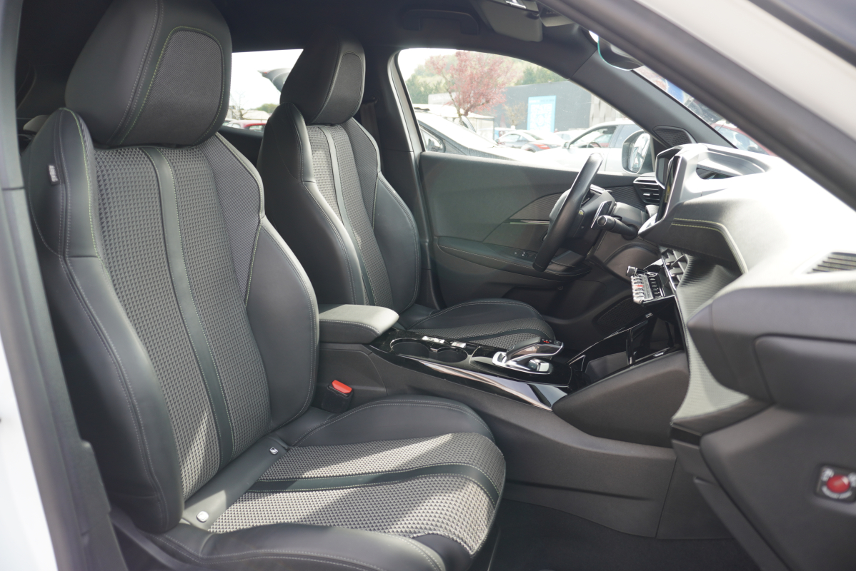 Peugeot 2008 — 11