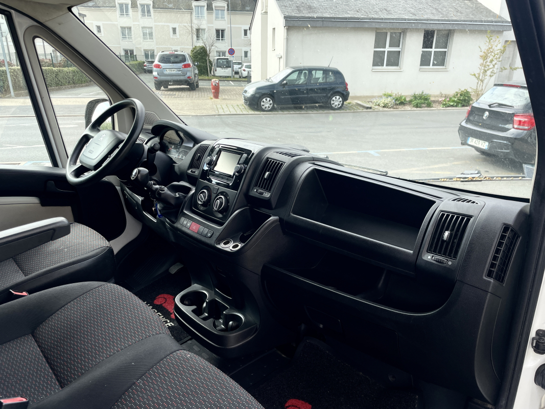 Peugeot Boxer — 12
