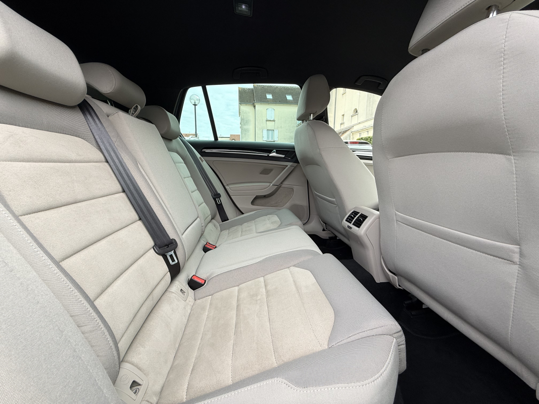 Volkswagen Golf — 13