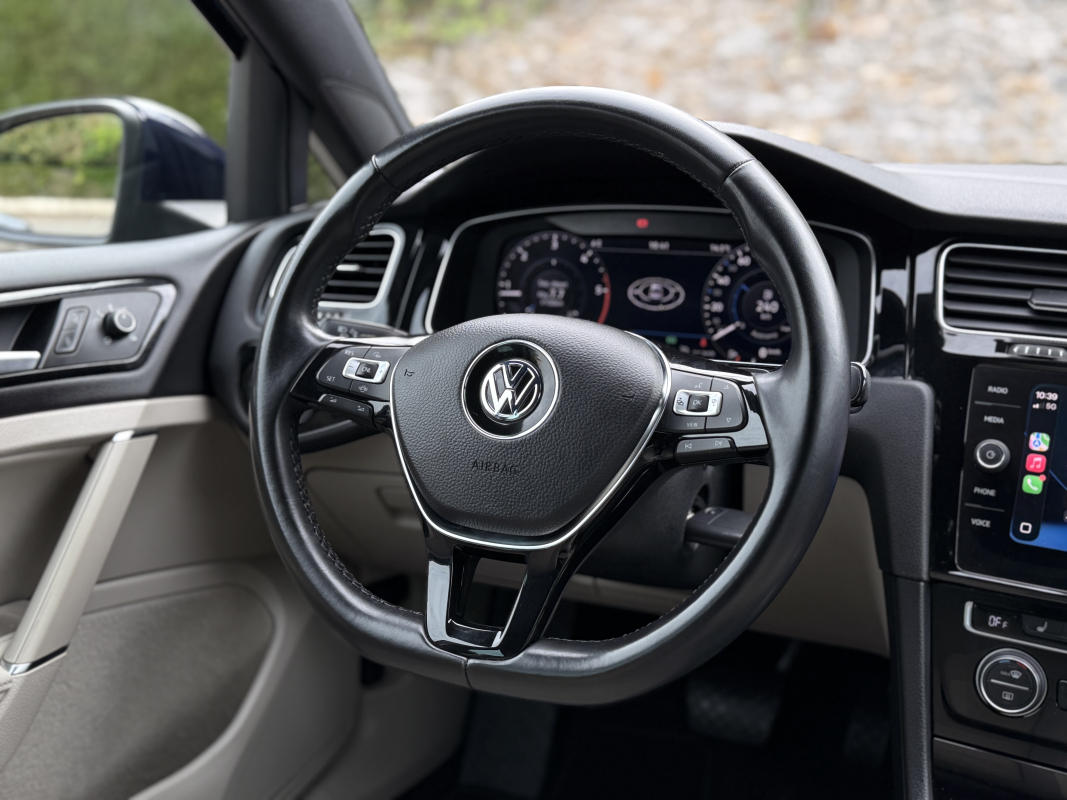 Volkswagen Golf — 17