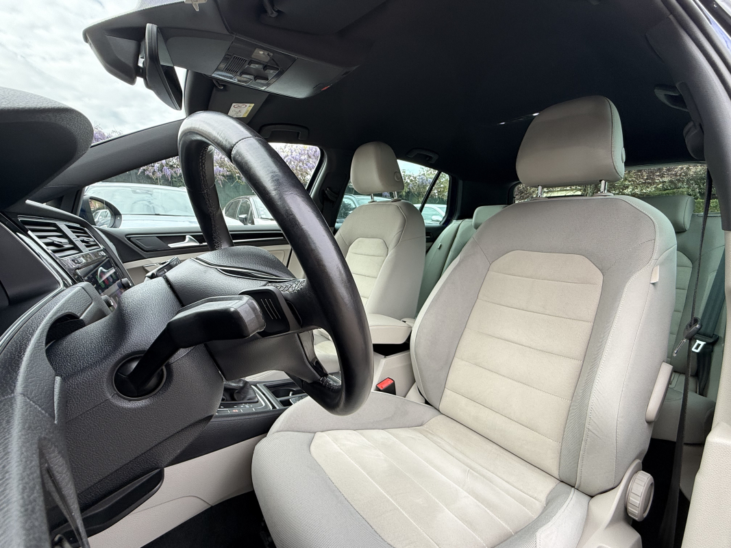 Volkswagen Golf — 11