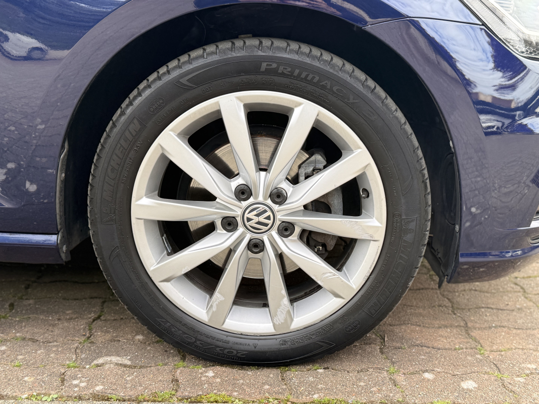 Volkswagen Golf — 21