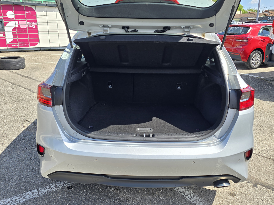 Kia Ceed — 11
