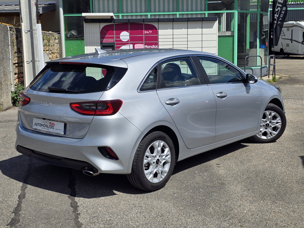 Kia Ceed — 8
