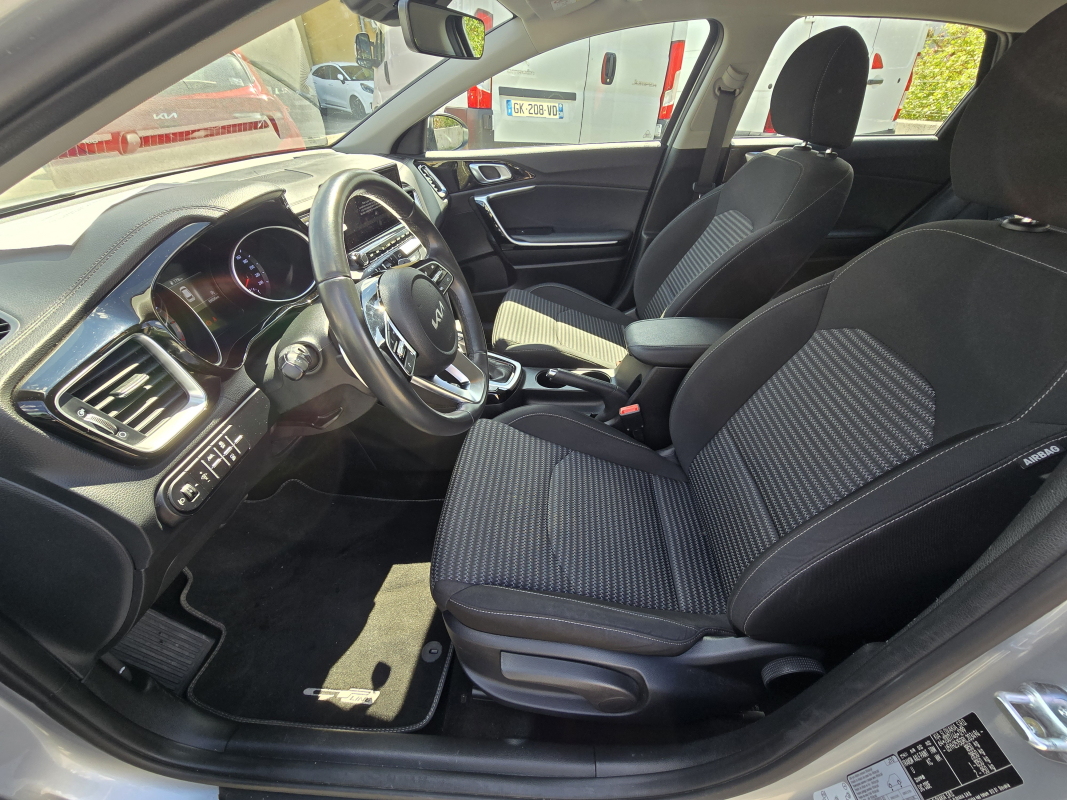 Kia Ceed — 13