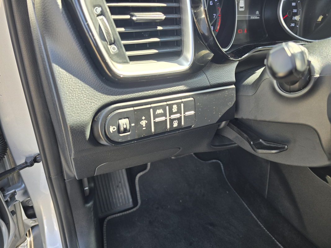 Kia Ceed — 32