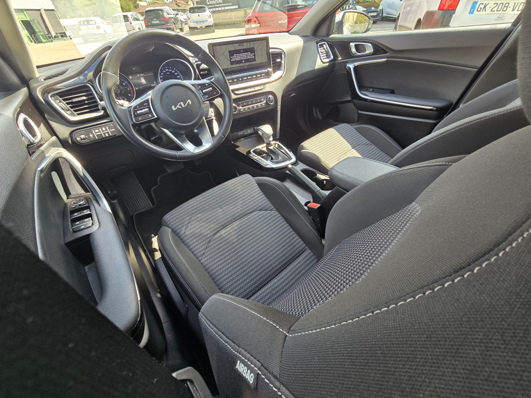 Kia Ceed — 16