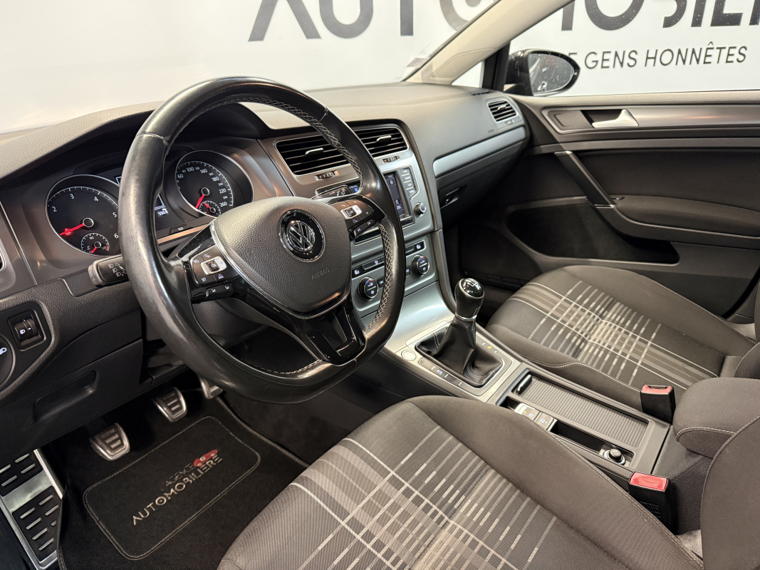 Volkswagen Golf — 11