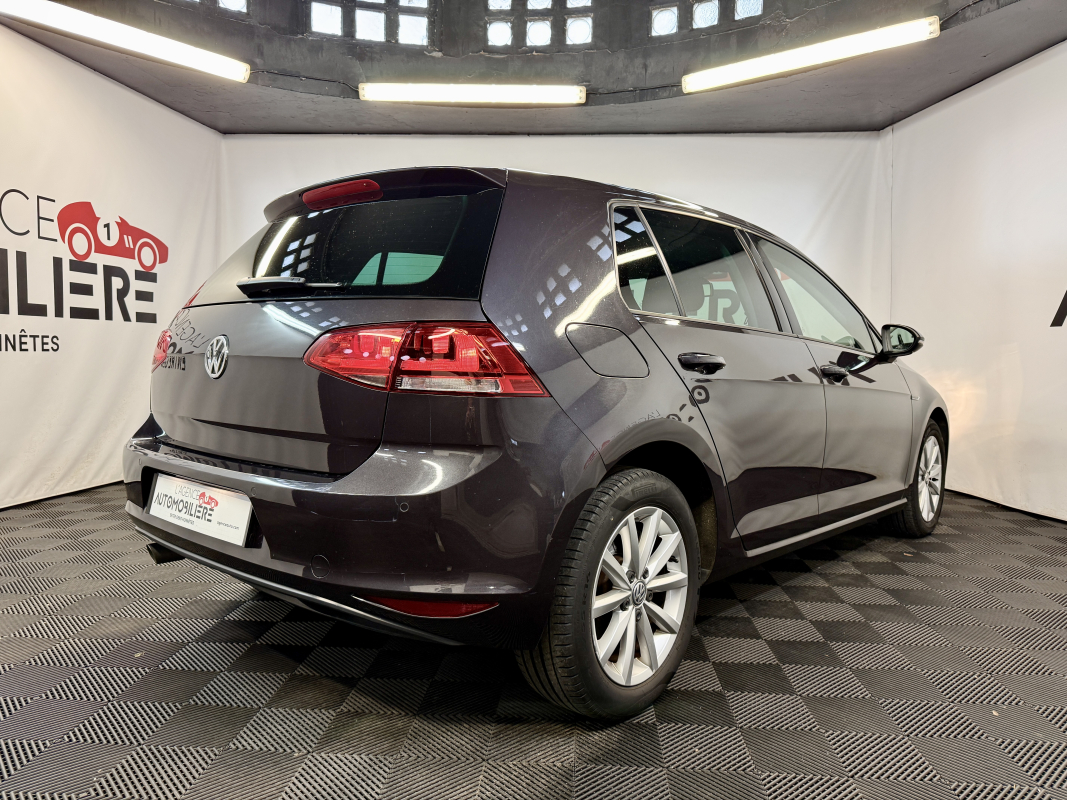 Volkswagen Golf — 5