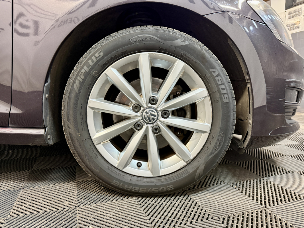 Volkswagen Golf — 25