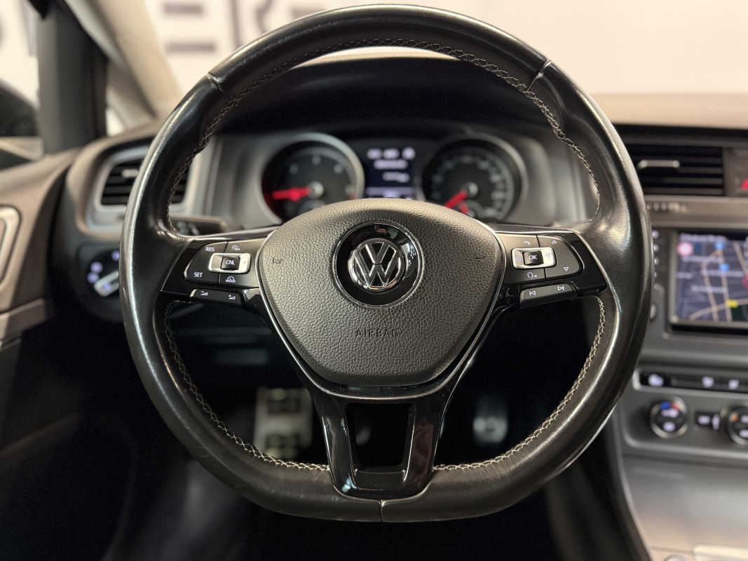 Volkswagen Golf — 17
