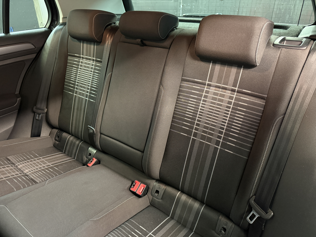 Volkswagen Golf — 15