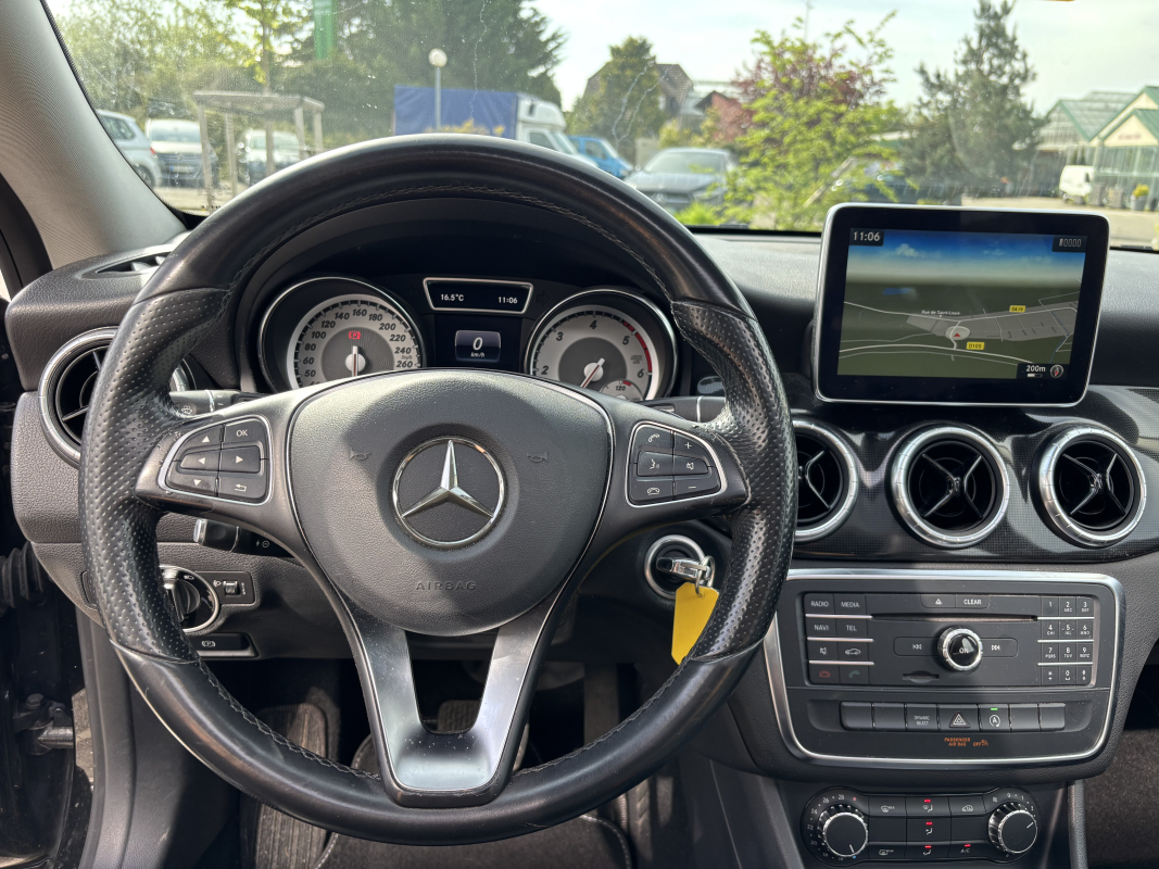 Mercedes CLA — 14
