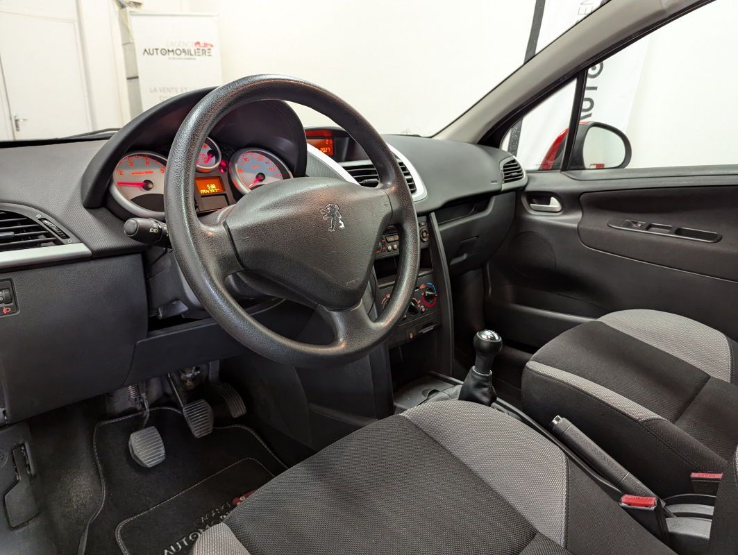Peugeot 207 — 7