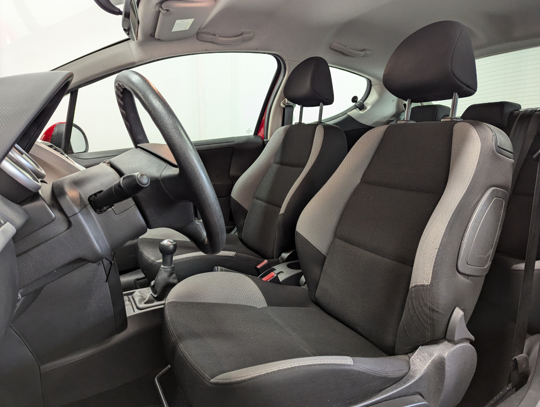 Peugeot 207 — 12