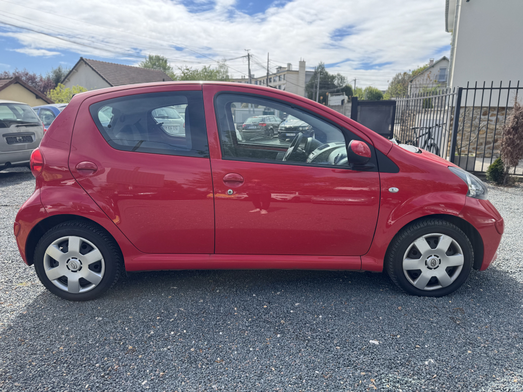 Toyota Toyota Aygo 2 — 4