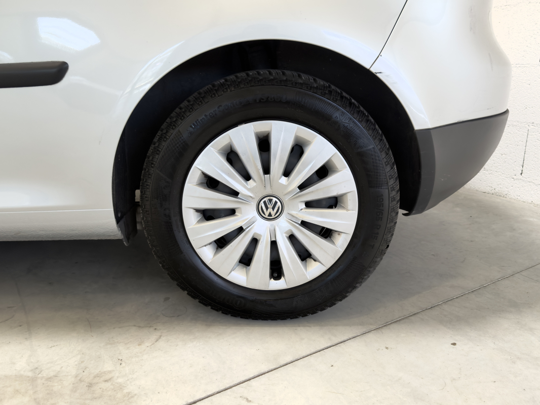 Volkswagen Golf — 27