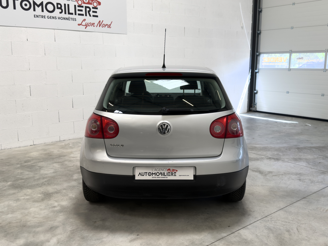 Volkswagen Golf — 5