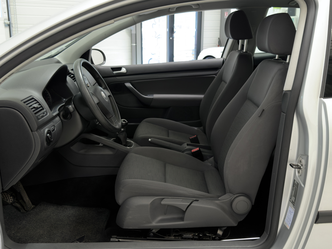 Volkswagen Golf — 11