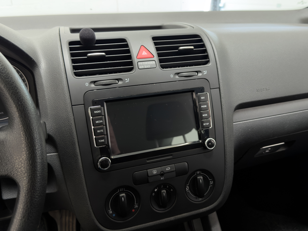 Volkswagen Golf — 17