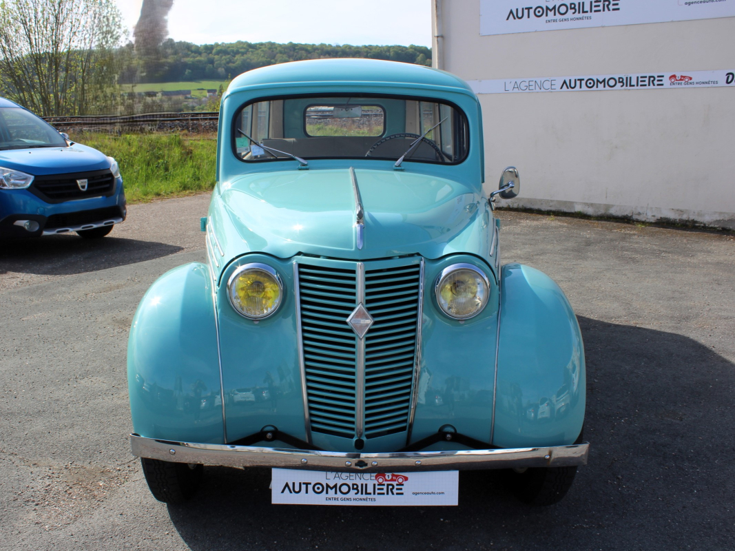 Renault Juvaquatre — 2