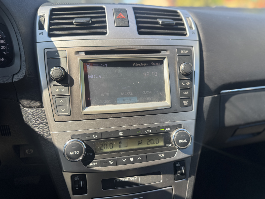 Toyota Avensis — 14