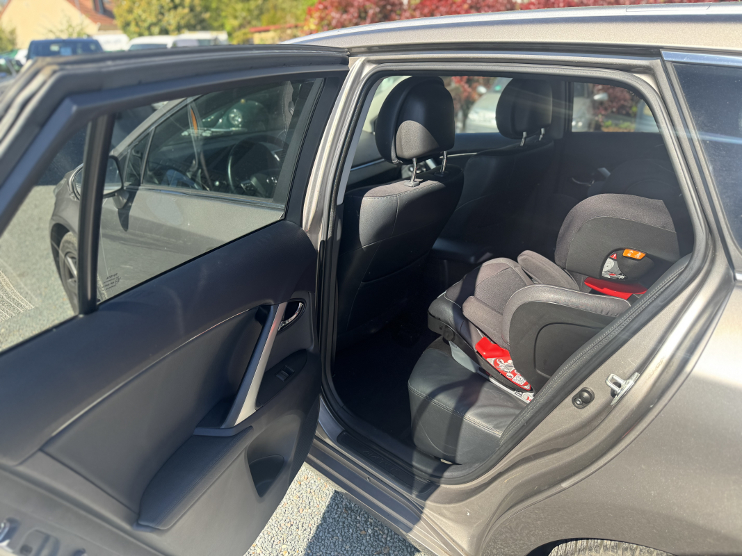 Toyota Avensis — 10
