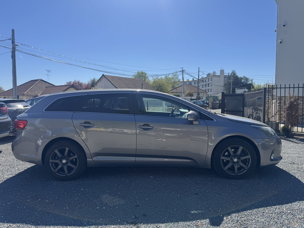 Toyota Avensis — 4