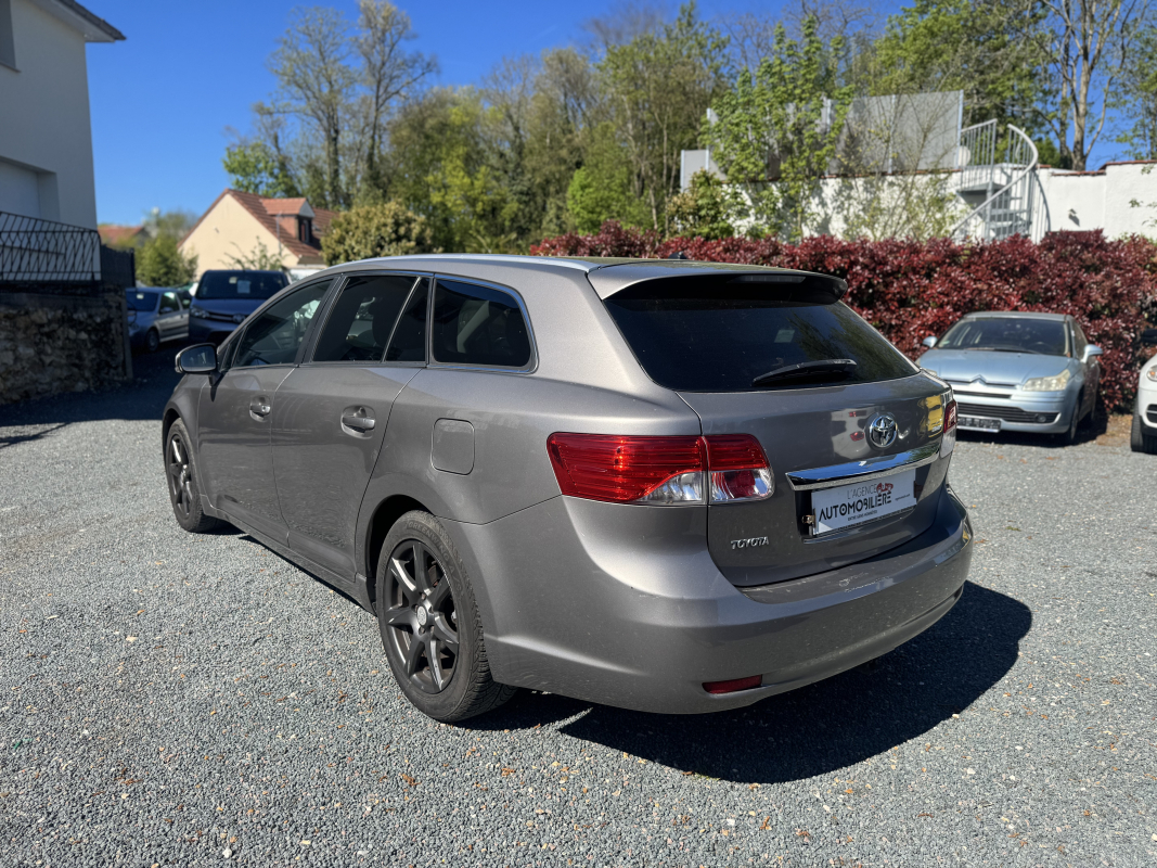 Toyota Avensis — 6