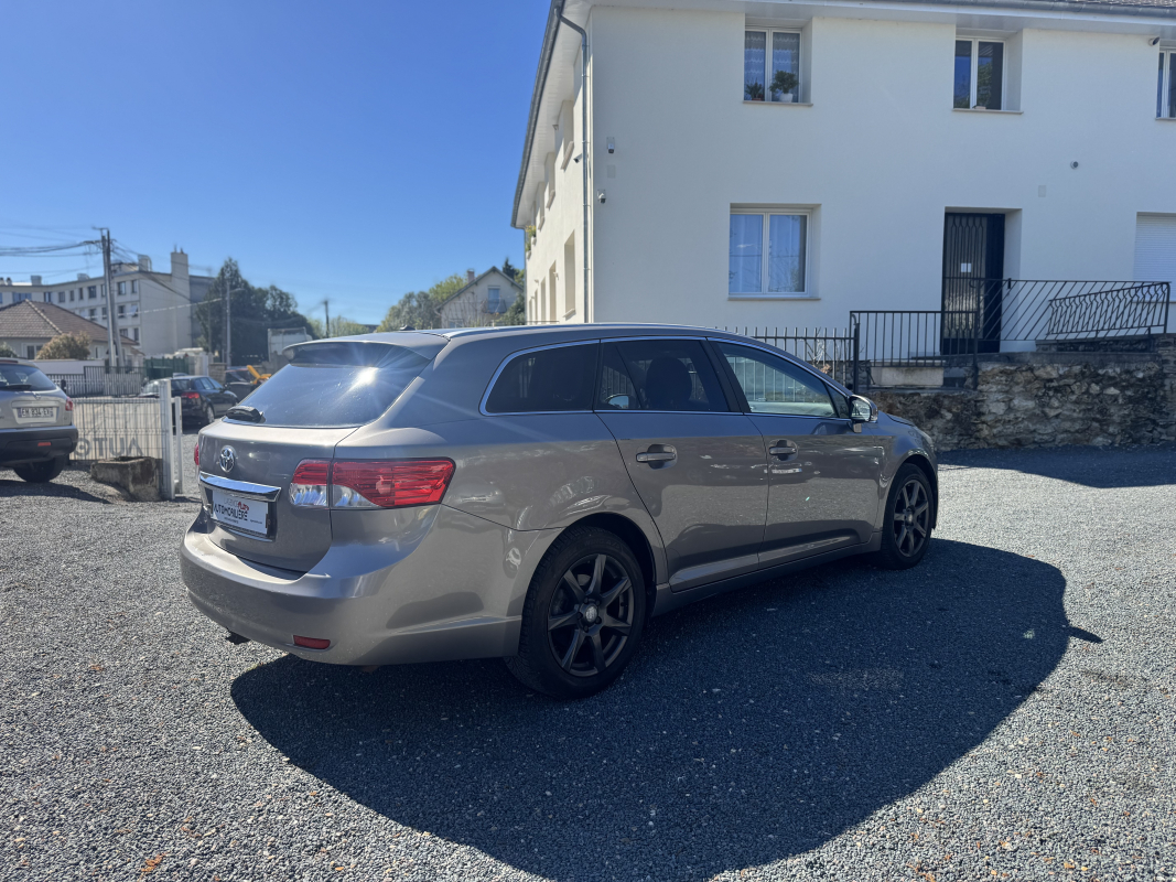 Toyota Avensis — 5