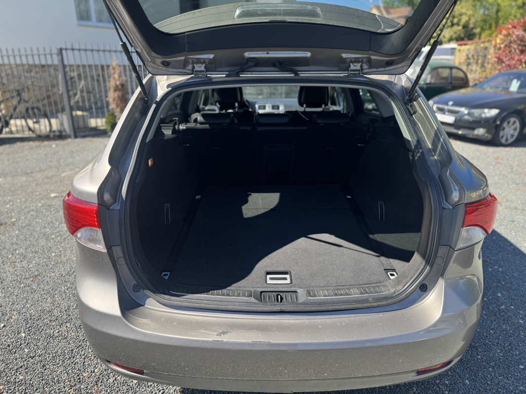 Toyota Avensis — 9