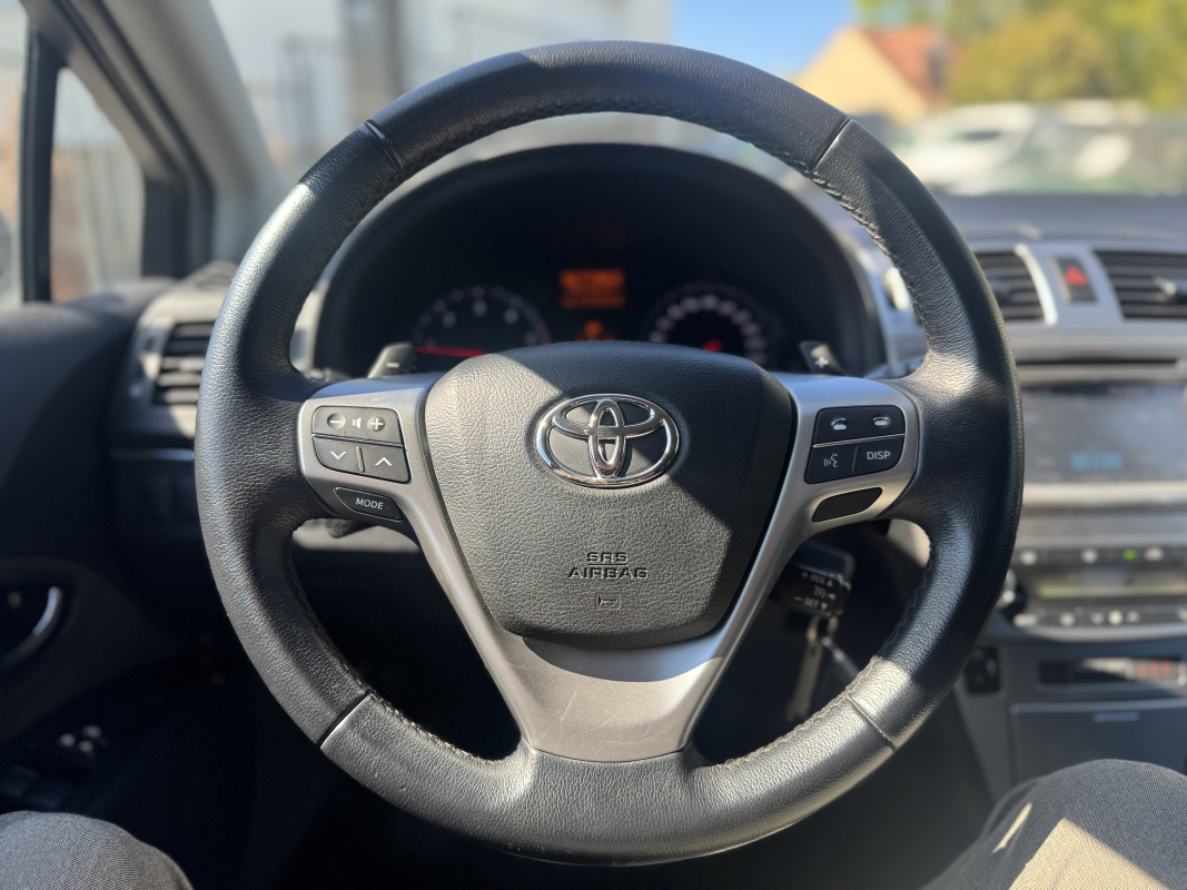Toyota Avensis — 18