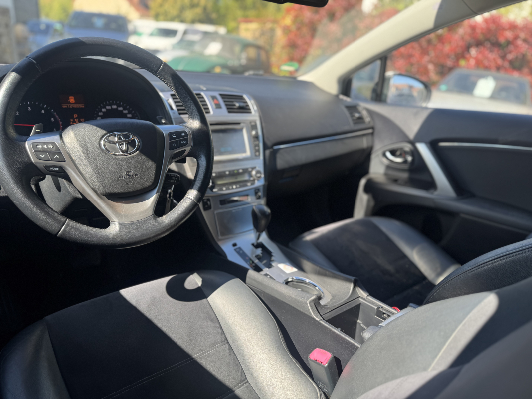 Toyota Avensis — 13
