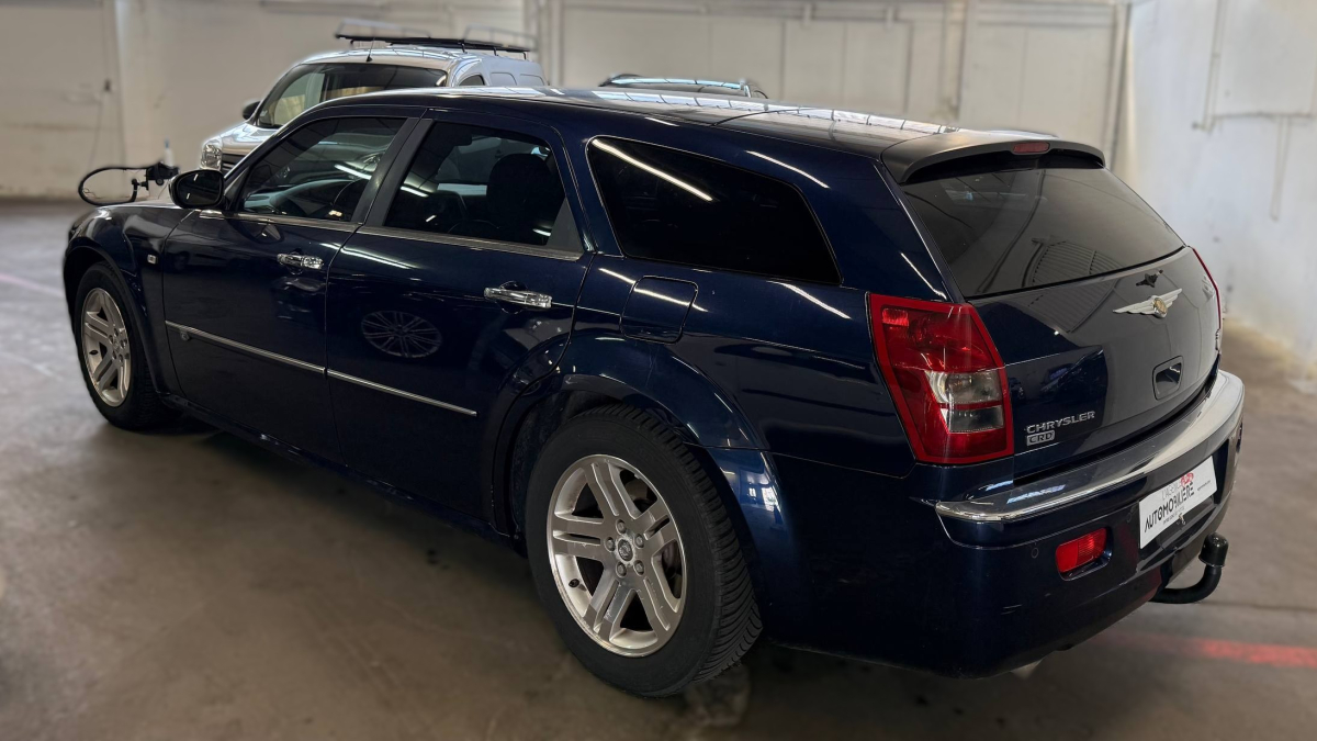 Chrysler 300 — 4
