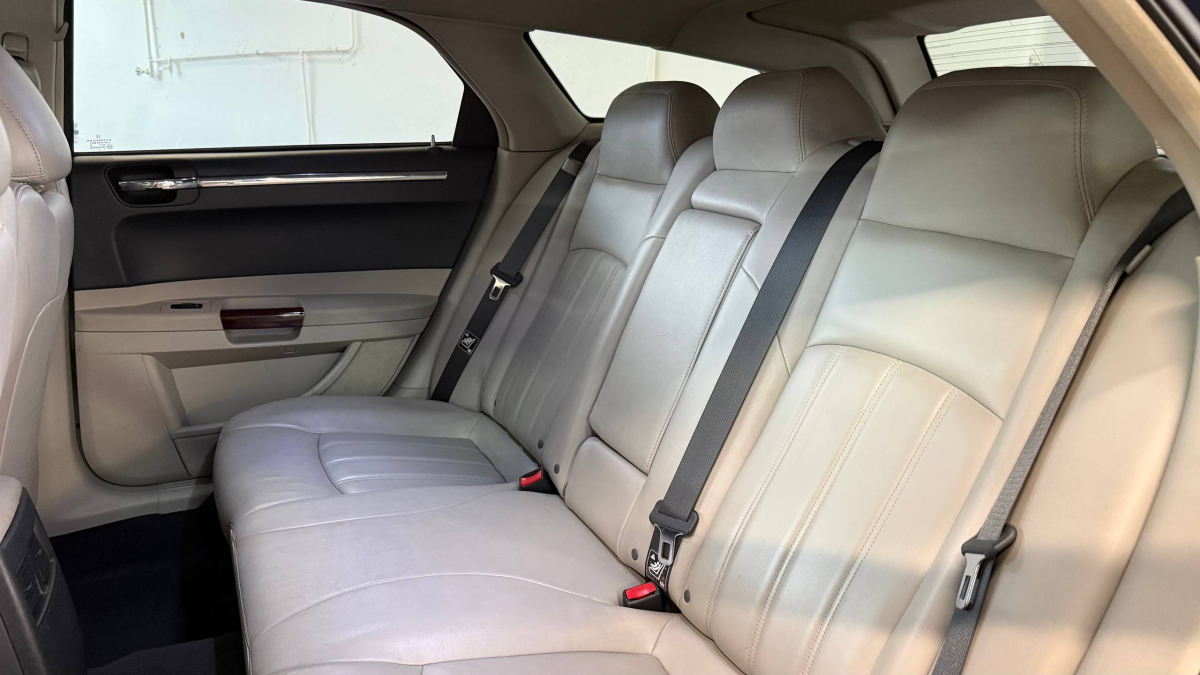 Chrysler 300 — 14