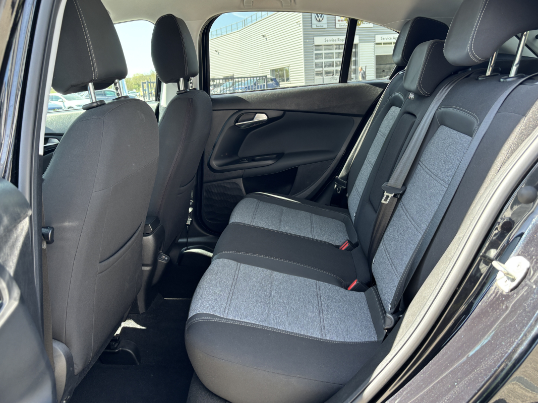 Fiat Tipo — 12