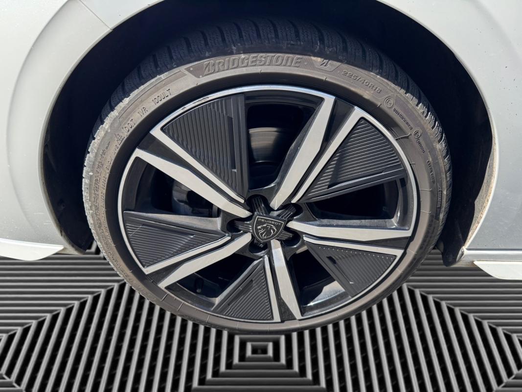 Peugeot 308 — 9